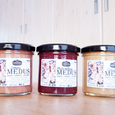 Biškopības produktu uzņēmums - saimniecību bildes